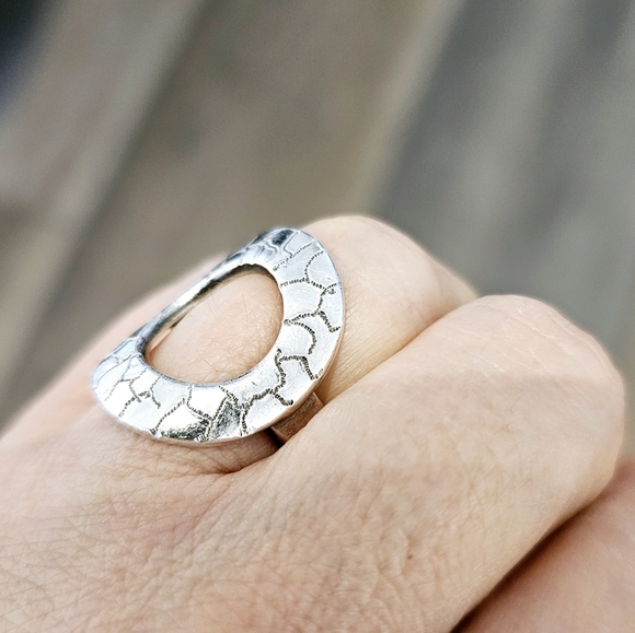 Modern style sterling silver ring - Picture 4 of 4